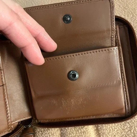 SOLD - Bottega Veneta Intreciatto  lambskin leather zip around bifold wallet - Picture 9 of 15